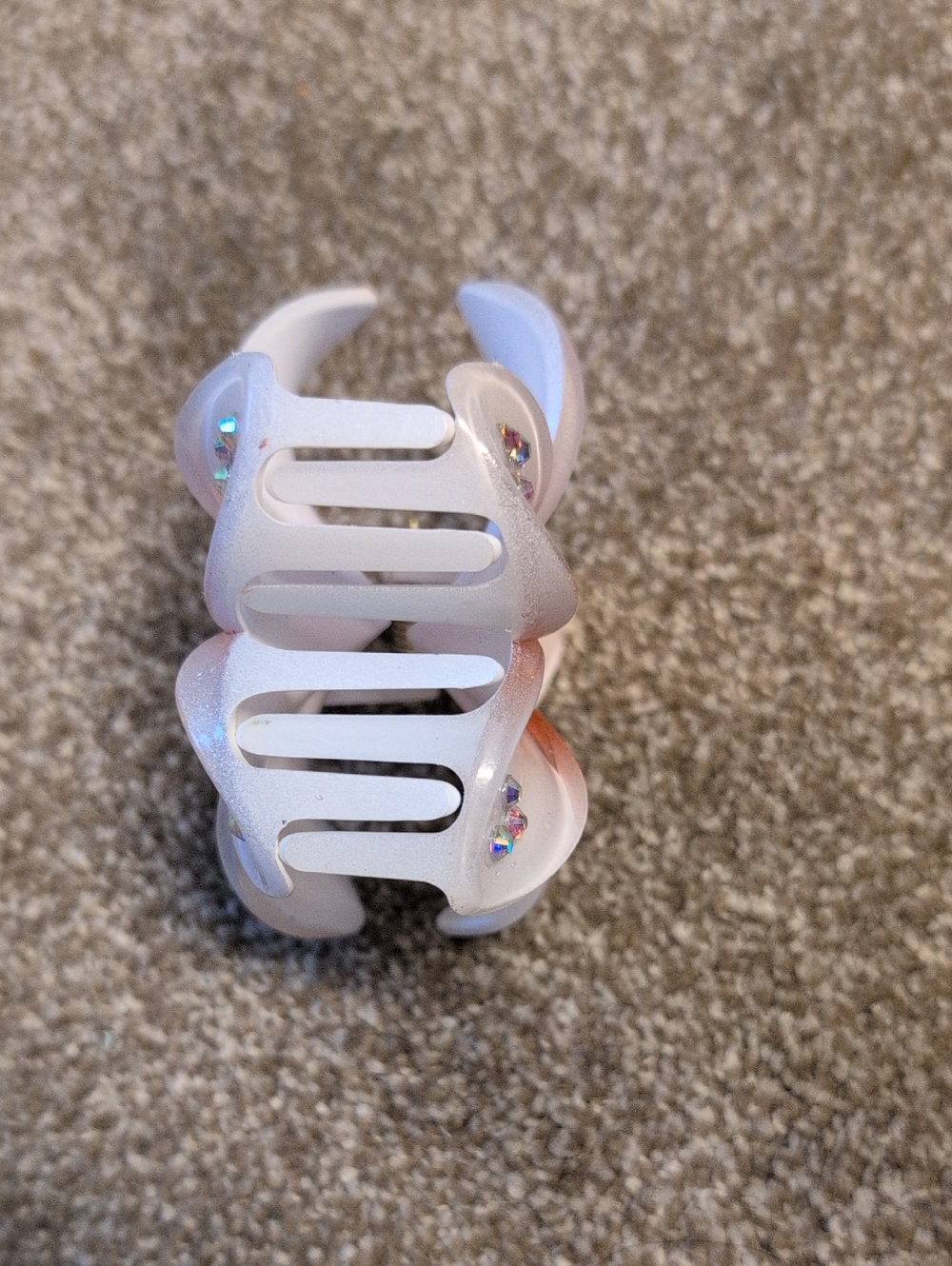 NWOT Plumería Hair Clip - Picture 4 of 5